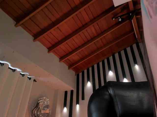 SarahRhodes webcam