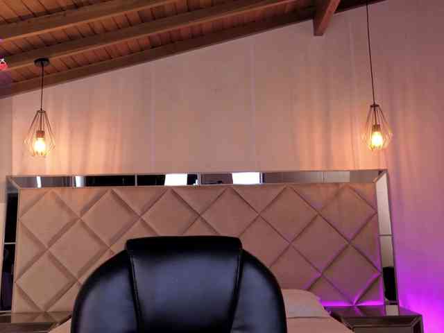 SarahRhodes webcam