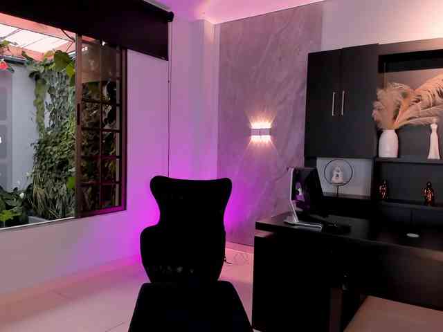 SarahRhodes webcam