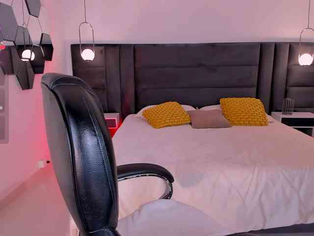 SarahRhodes webcam