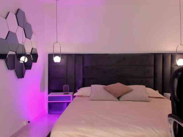 SarahRhodes webcam