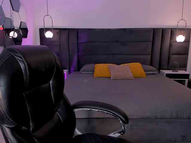 SarahRhodes webcam