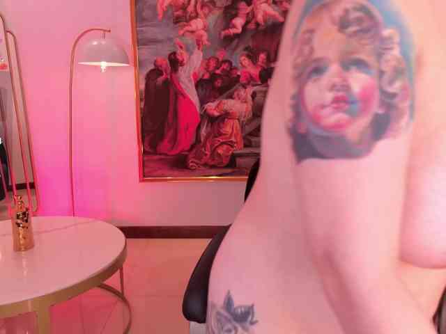 SarahRhodes webcam