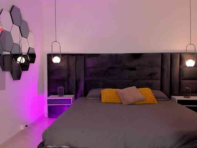 SarahRhodes webcam