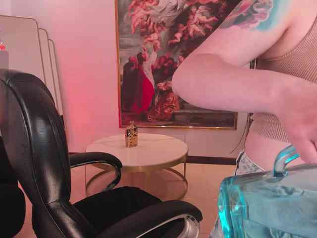 SarahRhodes webcam