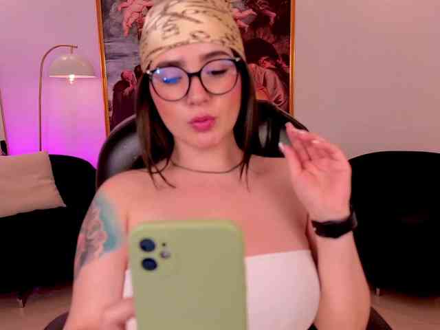 SarahRhodes webcam