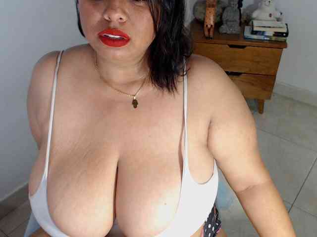 Alicebigboobs webcam