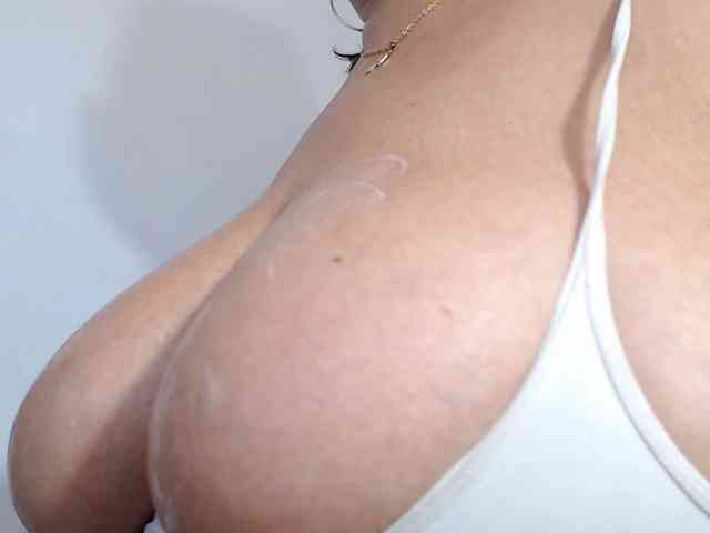Alicebigboobs webcam
