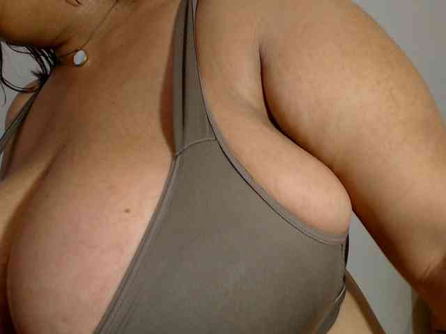 Alicebigboobs webcam