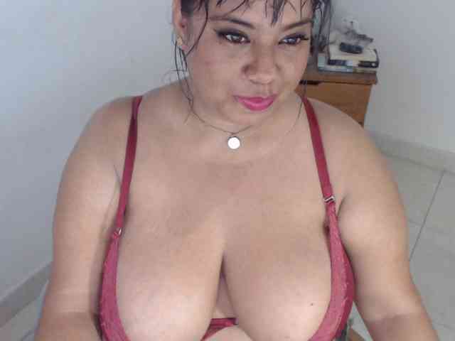 Alicebigboobs webcam