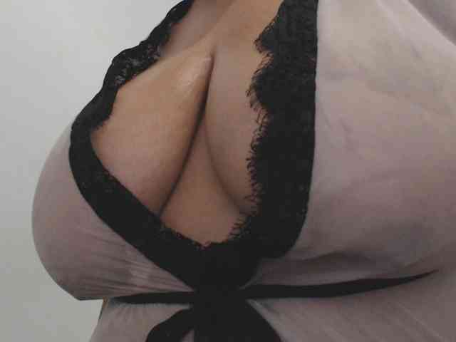 Alicebigboobs
