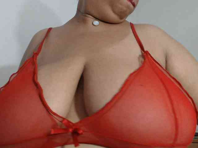Alicebigboobs webcam