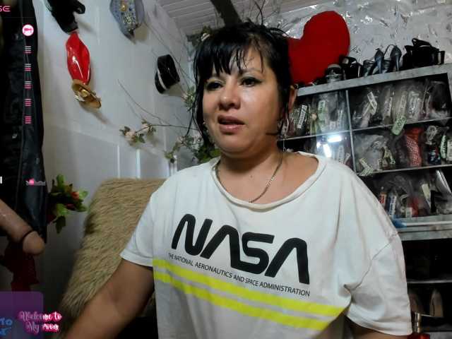 megan-grace live cam on BongaCams