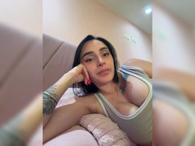 AprilRosse live cam on BongaCams