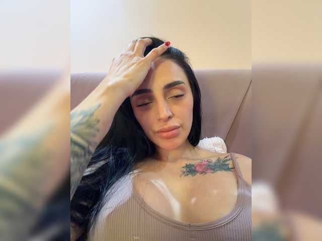 AprilRosse live cam on BongaCams