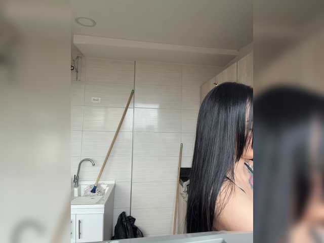 AprilRosse live cam on BongaCams