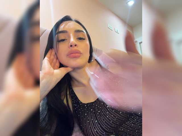 AprilRosse live cam on BongaCams