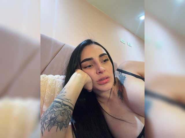 AprilRosse live cam on BongaCams