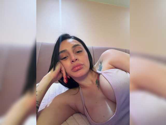 AprilRosse live cam