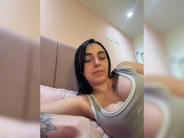 AprilRosse live cam on BongaCams