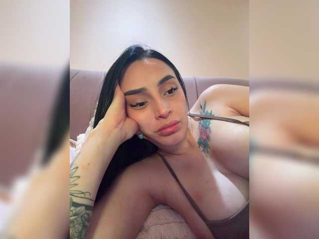 AprilRosse live webcam show