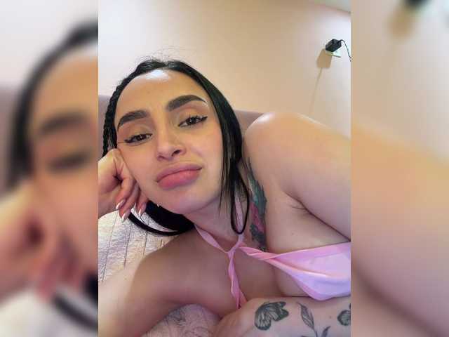 AprilRosse live cam on BongaCams