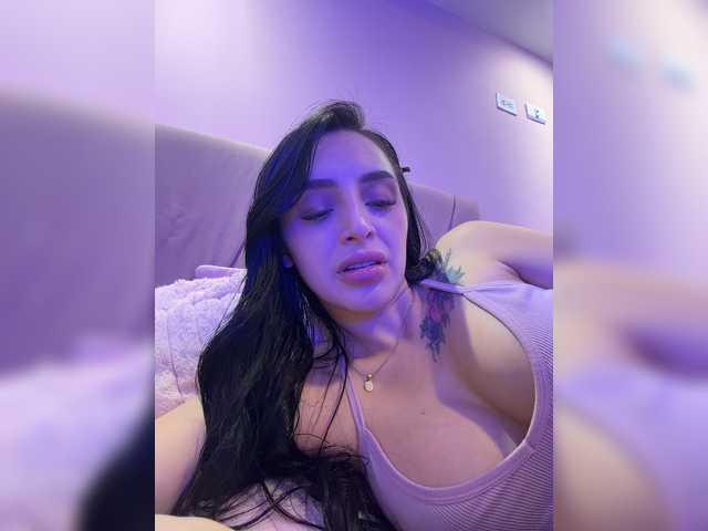 AprilRosse live cam on BongaCams