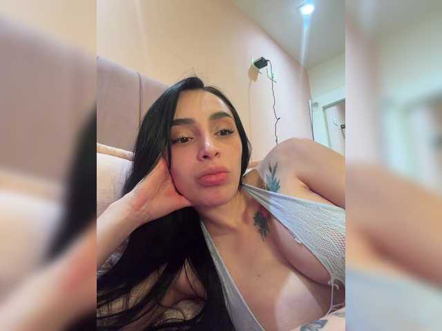 AprilRosse live cam on BongaCams