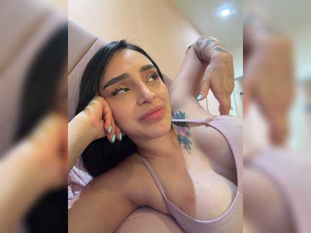 AprilRosse live cam on BongaCams