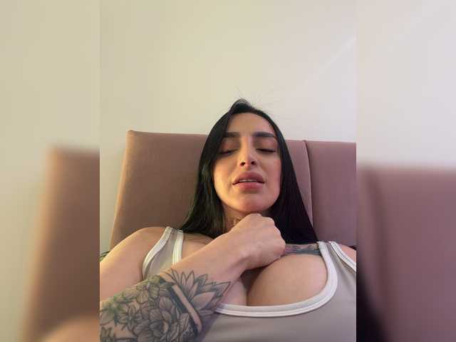 AprilRosse live cam on BongaCams