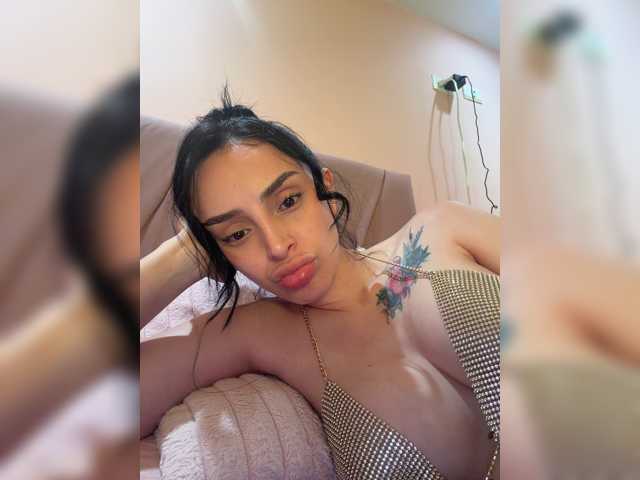 AprilRosse live cam on BongaCams