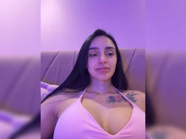 AprilRosse — live female cam