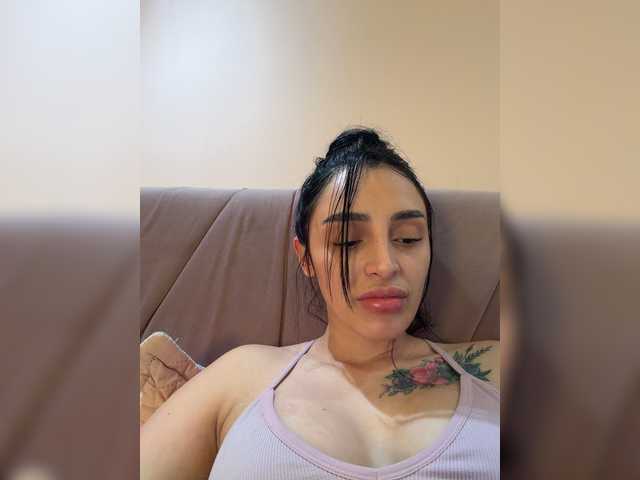 AprilRosse live cam on BongaCams