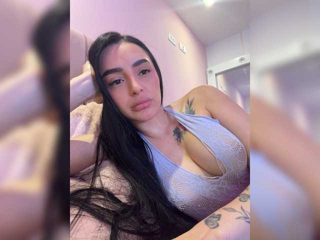 AprilRosse live cam on BongaCams