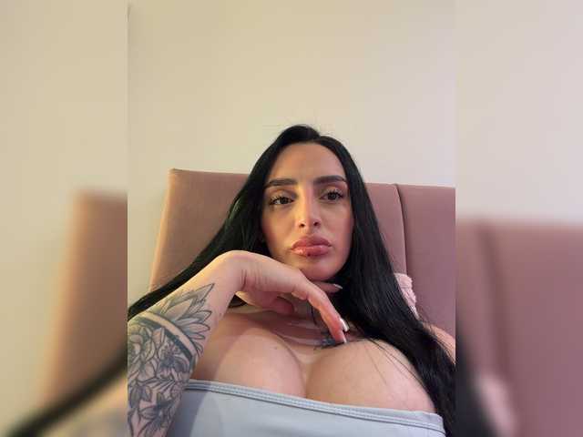 AprilRosse live cam on BongaCams