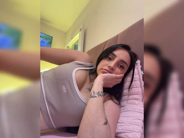 AprilRosse live cam on BongaCams