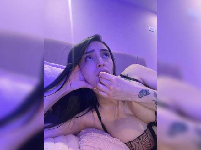 AprilRosse live cam on BongaCams