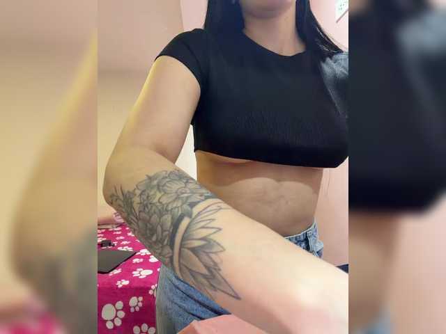 AprilRosse live cam on BongaCams