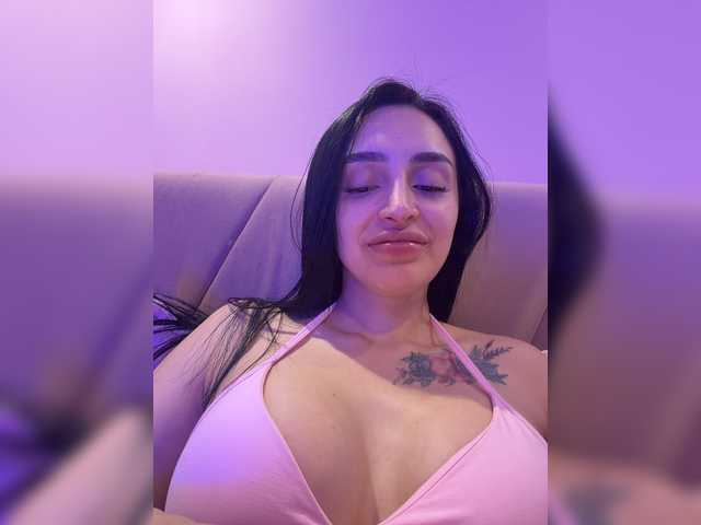 AprilRosse — live female cam