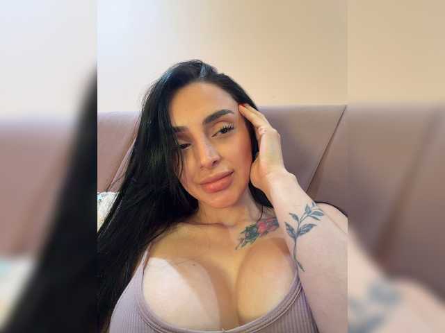 AprilRosse live cam on BongaCams
