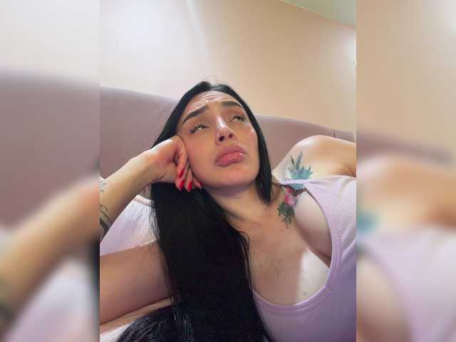 AprilRosse live cam on BongaCams