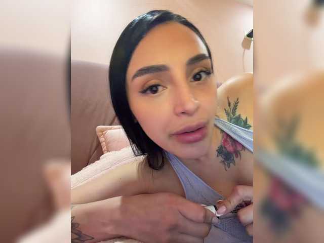 AprilRosse live cam on BongaCams
