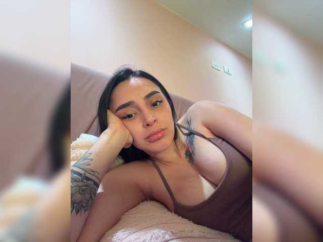AprilRosse live webcam show