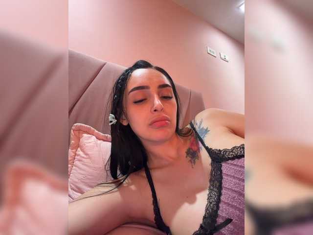 AprilRosse live cam on BongaCams