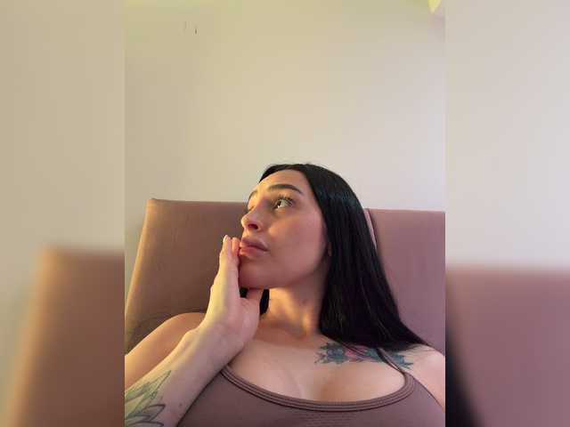 AprilRosse live cam on BongaCams