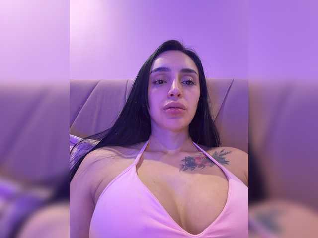 AprilRosse — live female cam