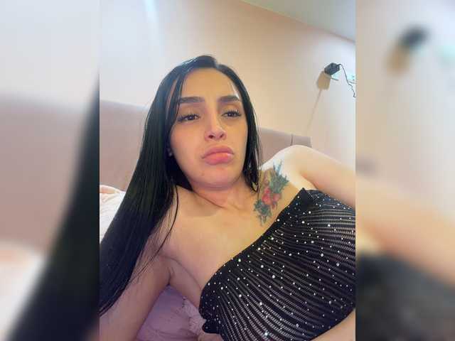 AprilRosse live cam preview