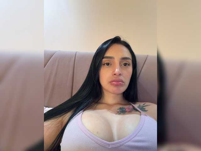 AprilRosse live cam on BongaCams