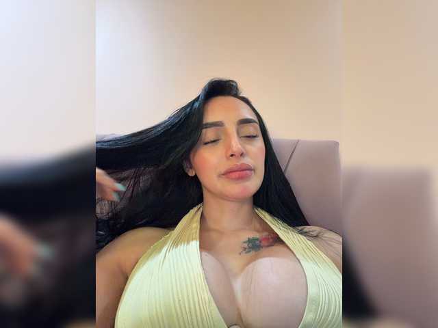 AprilRosse live cam on BongaCams