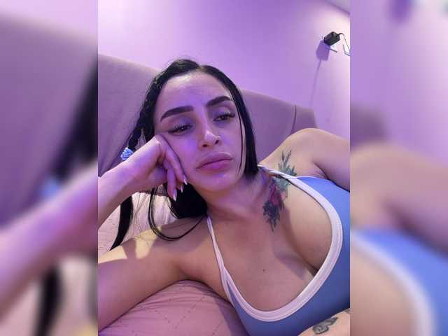 AprilRosse live cam on BongaCams